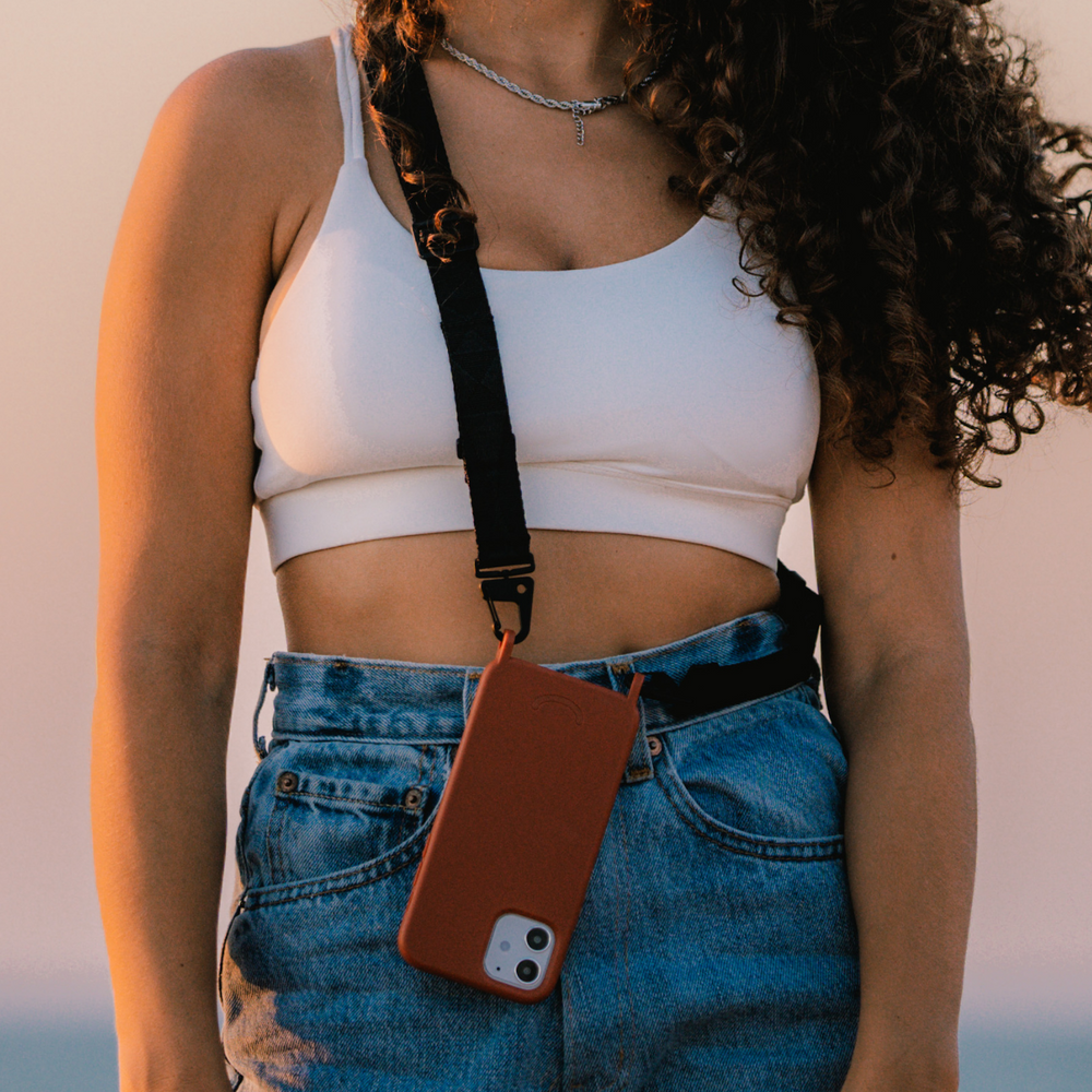 
                  
                    CARAMEL TPU CASE + BLACK LANYARD
                  
                